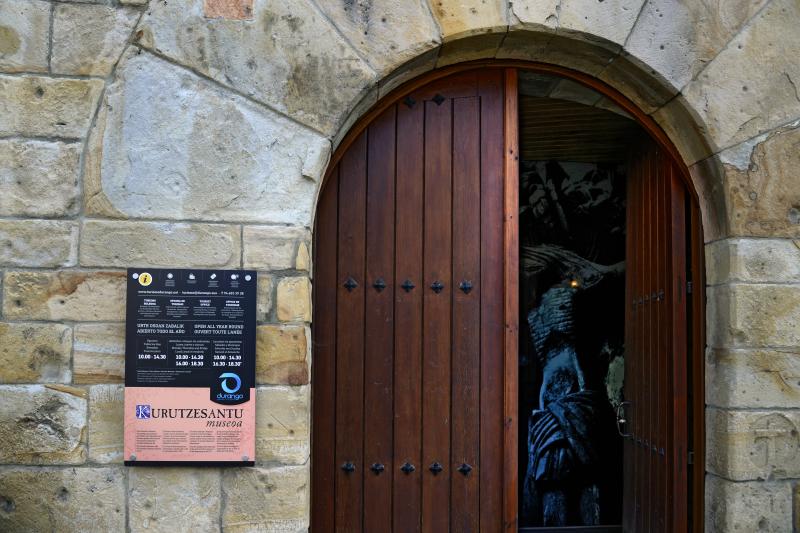 Tourist Office and the Kurutzesantu Museum